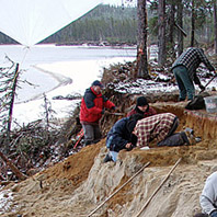 Fouille du talus en bordure du réservoir Gouin